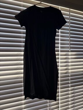 Buffbunny Black Short-Sleeve Midi Dress